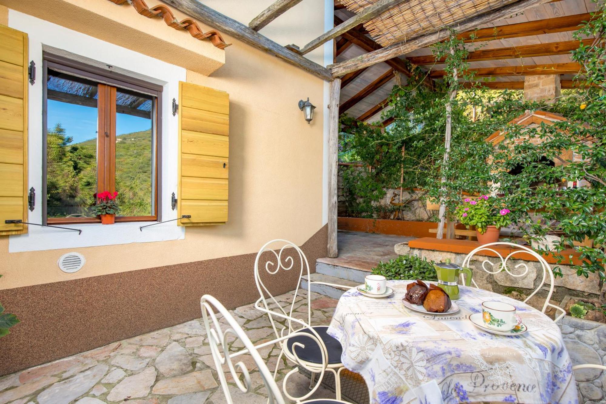 Anamaria Rustic Apartments Mošćenička Draga Dış mekan fotoğraf